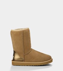 UGG® Classic Short Metallic Patent Boots CHESTNUT