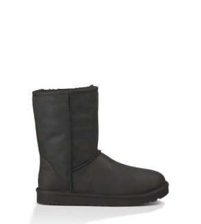 UGG® CLASSIC SHORT LEATHER BLACK