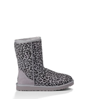 UGG® CLASSIC SHORT ROSETTE BOOTS HEATHERED LILAC