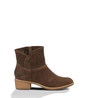 UGG® DARLING SEAWEED PERF CHOCOLATE