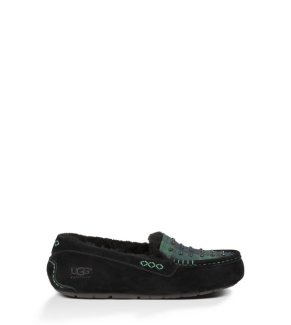 UGG® ANSLEY STUDDED PLAID