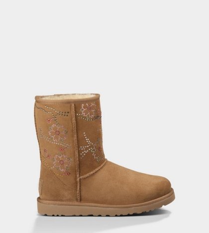 UGG® Classic Short Cherry Blossom CHESTNUT Boots