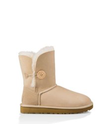 UGG BAILEY BUTTON II SAND